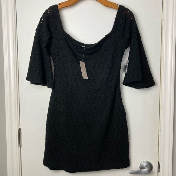 Free People NWT Sophia Black Eyelet‎ Off Shoulder Bell Sleeve Boho Mini Dress S - Picture 2 of 9